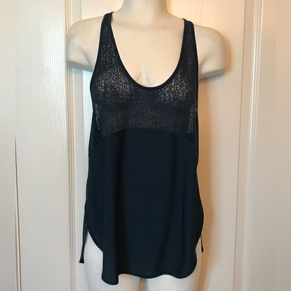 Lululemon top 